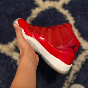 Jordan 11 retro “Win like 96” Size 6